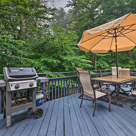 Spacious Tobyhanna Home With Lake Access And Fire Pit! المظهر الخارجي الصورة