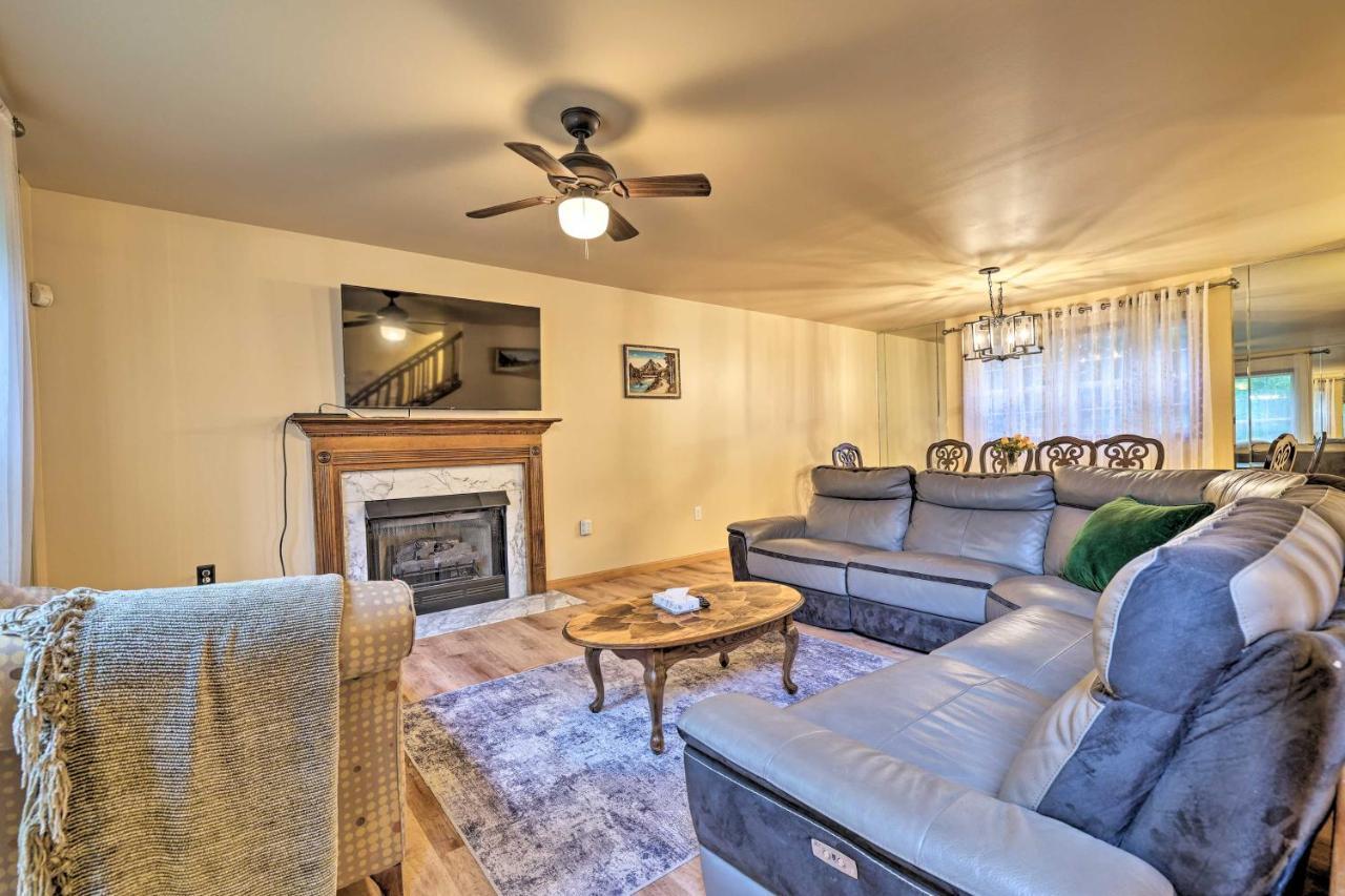 Spacious Tobyhanna Home With Lake Access And Fire Pit! المظهر الخارجي الصورة