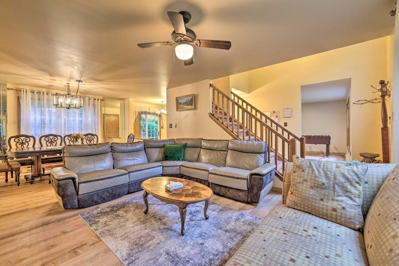 Spacious Tobyhanna Home With Lake Access And Fire Pit! المظهر الخارجي الصورة