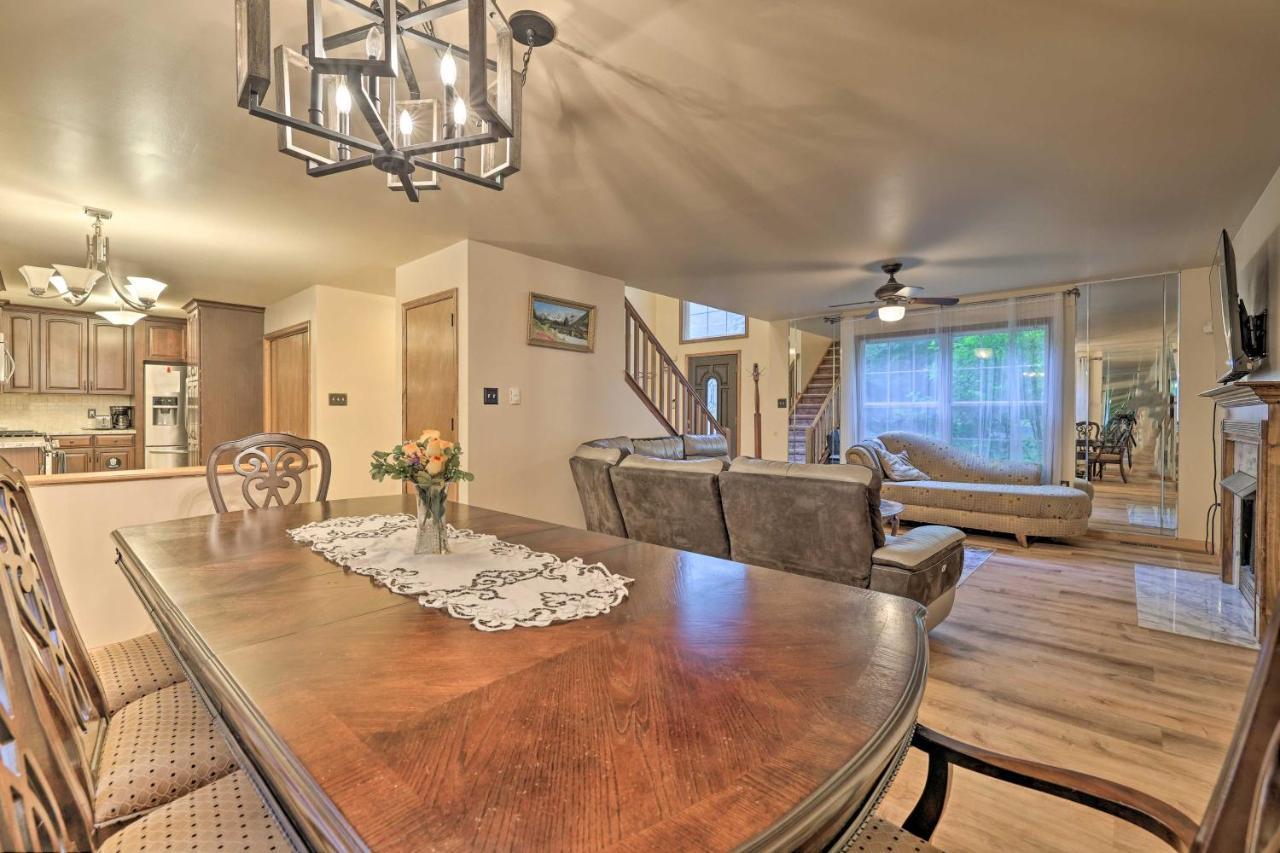 Spacious Tobyhanna Home With Lake Access And Fire Pit! المظهر الخارجي الصورة