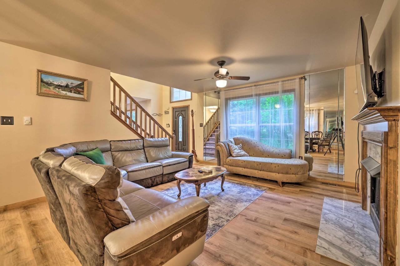 Spacious Tobyhanna Home With Lake Access And Fire Pit! المظهر الخارجي الصورة