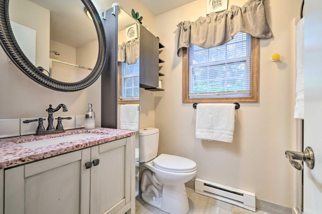 Spacious Tobyhanna Home With Lake Access And Fire Pit! المظهر الخارجي الصورة